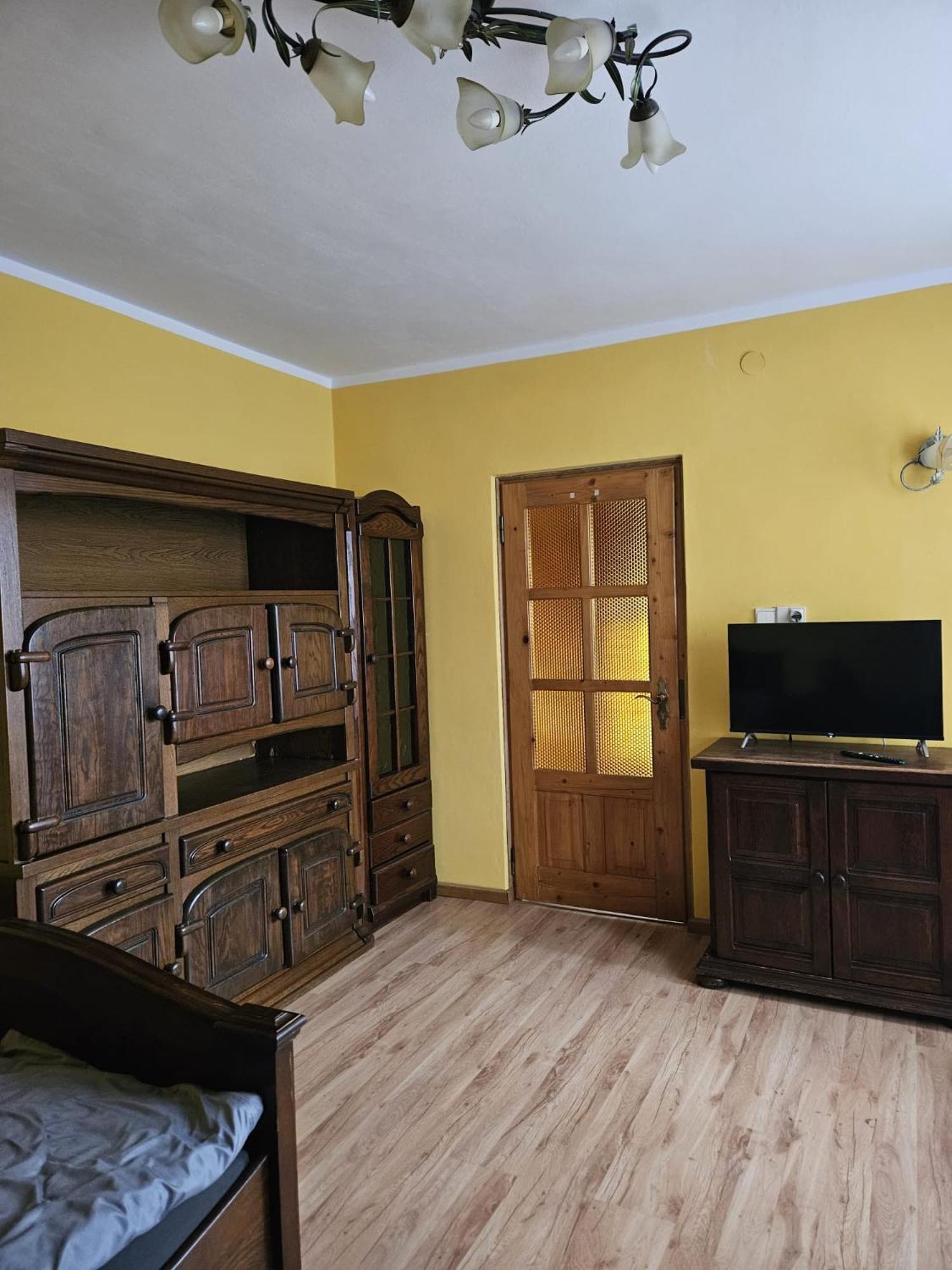 Mountain House Hotel Ustrzyki Dolne Buitenkant foto
